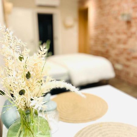 La Petite Halte Bed & Breakfast Comines-Warneton Eksteriør bilde