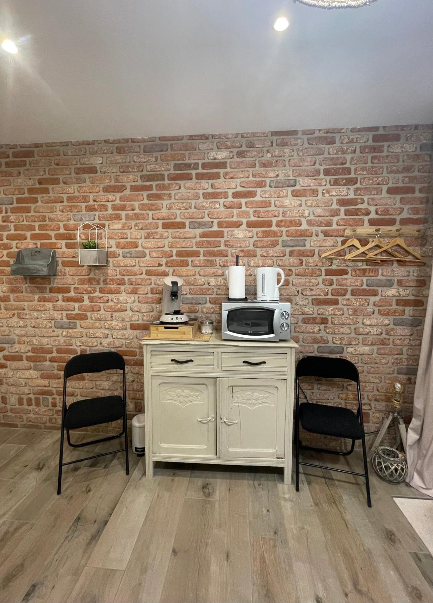 La Petite Halte Bed & Breakfast Comines-Warneton Eksteriør bilde
